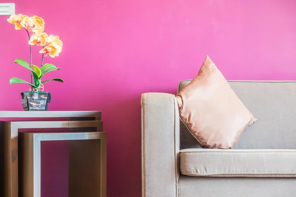 Kudde på soffa dekoration — Stockfoto