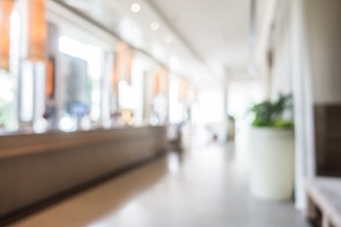 Otel lobisinde bulanıklık