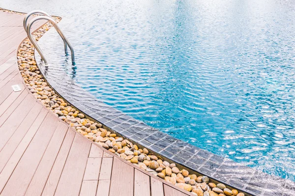 Havuzu merdiven dekorasyon 