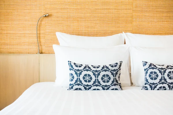 White pillow on bed — Stock Photo, Image