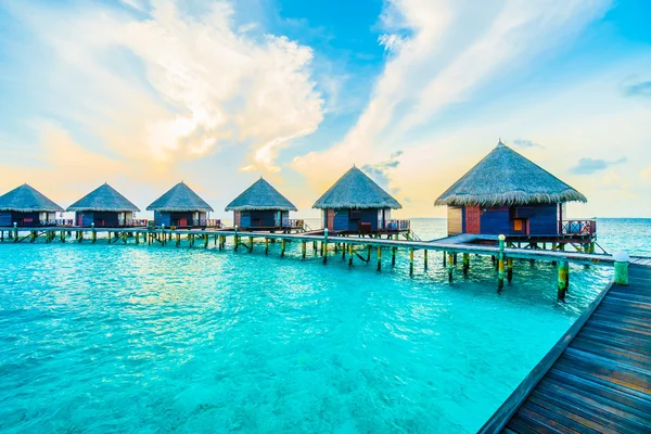 Bella isola tropicale delle Maldive — Foto Stock