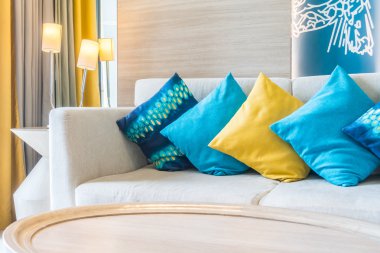 Güzel lüks yastık Divan