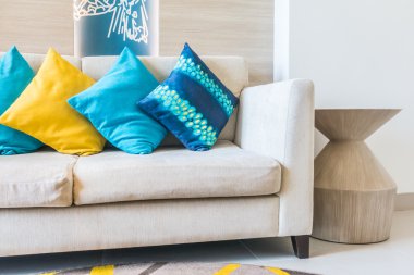 Güzel lüks yastık Divan