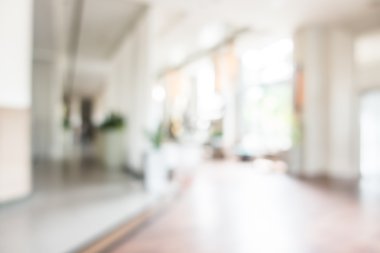 Otel lobisinde bulanıklık