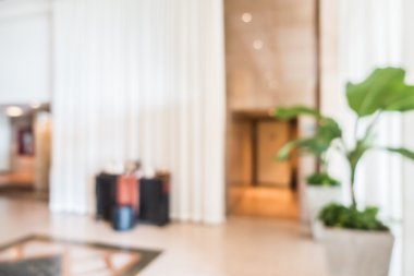 Otel lobisinde bulanıklık