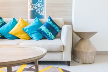 Güzel lüks yastık Divan