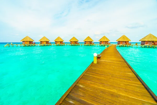 Bella isola tropicale delle Maldive — Foto Stock