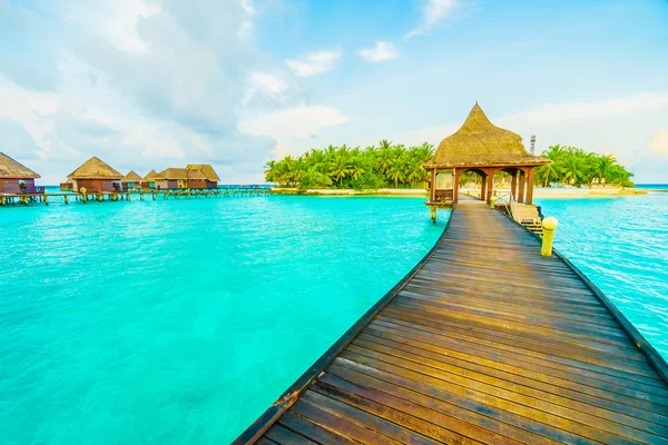 Beautiful tropical Maldives island — Stock Photo, Image