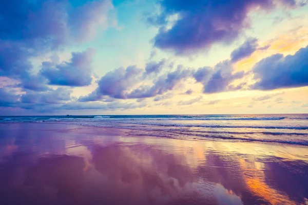 Tramonto sulla spiaggia — Foto Stock