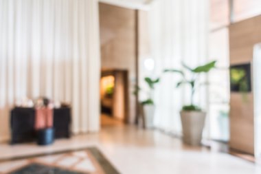 Otel lobisinde bulanıklık