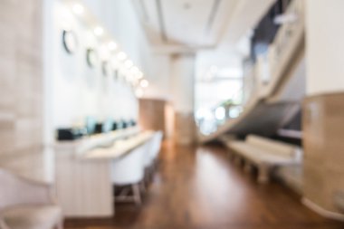 Otel lobisinde bulanıklık