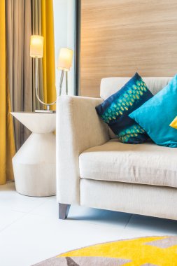 Güzel lüks yastık Divan