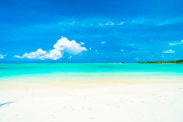 Tropická pláž v Maledivy island — Stock fotografie