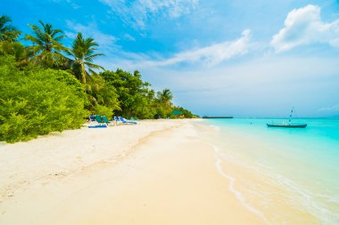 Güzel tropikal plaj ve deniz