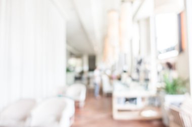 Otel lobisinde bulanıklık