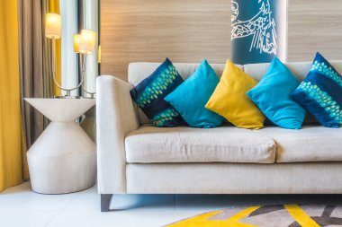 Güzel lüks yastık Divan