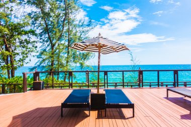 Güzel lüks şemsiye ve sandalye