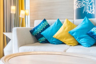 Güzel lüks yastık Divan