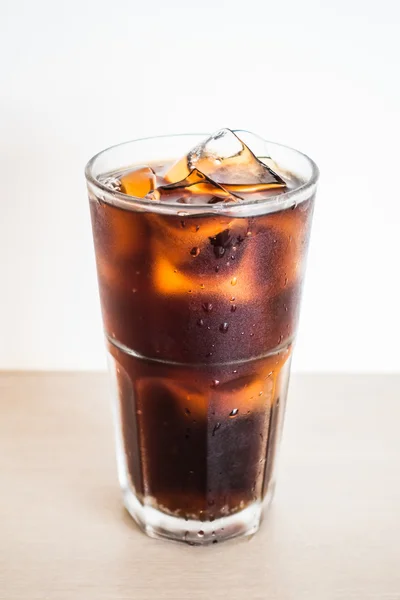 Bicchiere di cola ghiacciata — Foto Stock