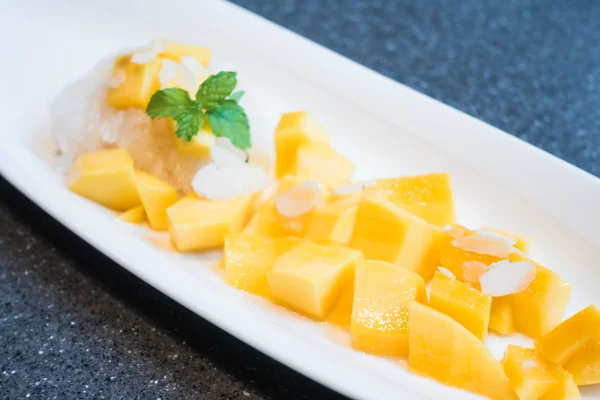 Mango con arroz pegajoso — Foto de Stock