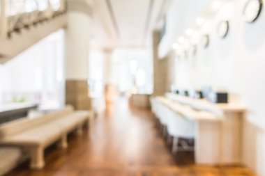 Otel lobisinde bulanıklık