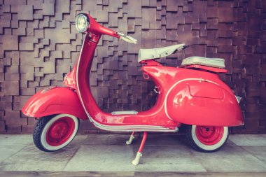 Kırmızı vintage motosiklet