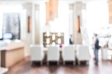 Otel lobisinde bulanıklık