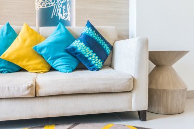 lüks yastık kanepe dekorasyon