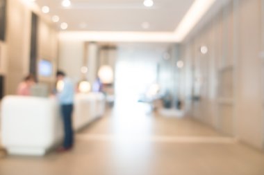 Otel lobisinde bulanıklık