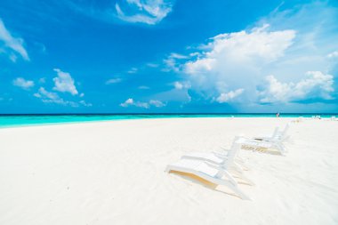 şemsiye ve sandalye