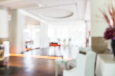 Otel lobisinde bulanıklık