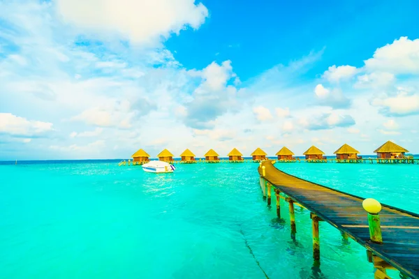 Bella isola tropicale delle Maldive — Foto Stock