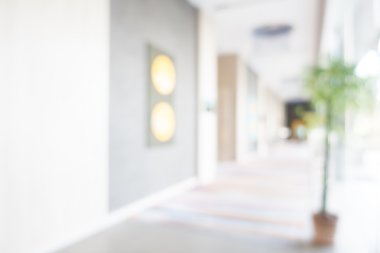 Otel lobisinde bulanıklık