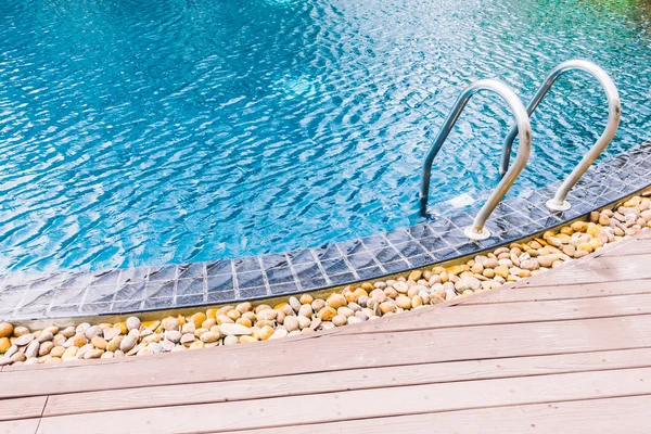 Havuzu merdiven dekorasyon 