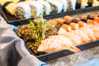 Suşi yemek büfesi 