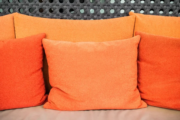 Kussen op sofa decoratie — Stockfoto