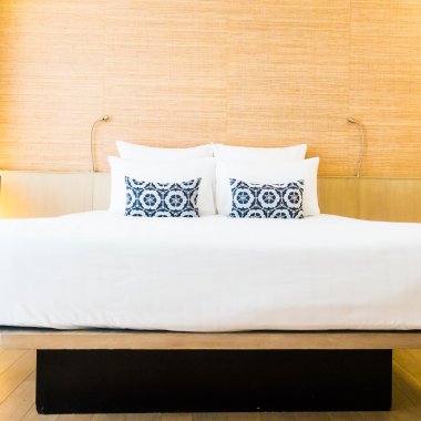 Güzel beyaz yastık