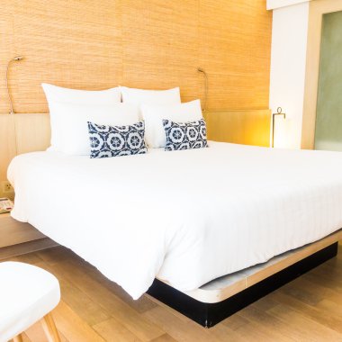 Güzel beyaz yastık