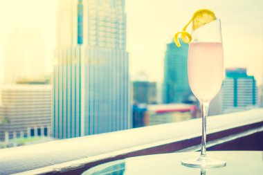 Mocktails cam üst çubuğundaki