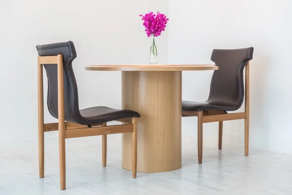 Table and chair — Stock Photo, Image