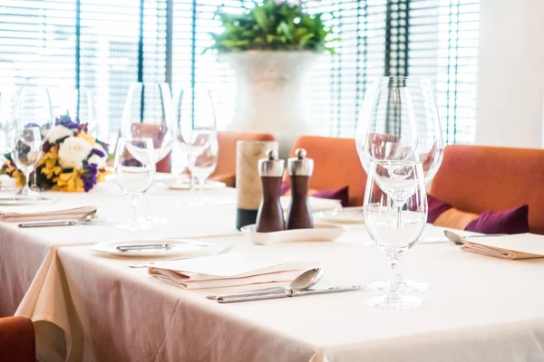 Tablo ayarı ile Şarap kadehi