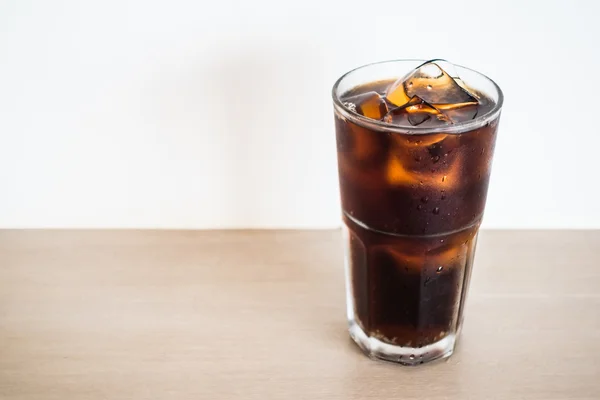 Bicchiere di cola ghiacciata — Foto Stock