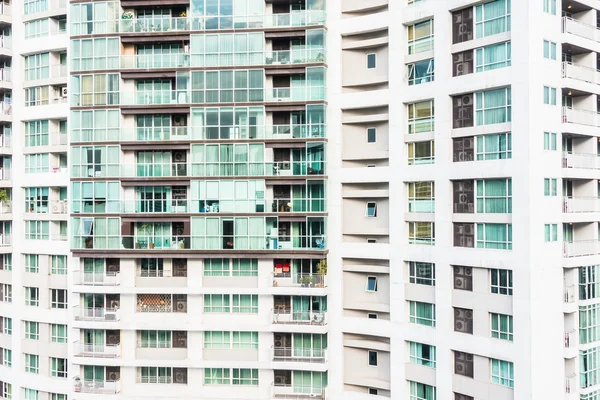 Janela de construção padrão exterior — Fotografia de Stock