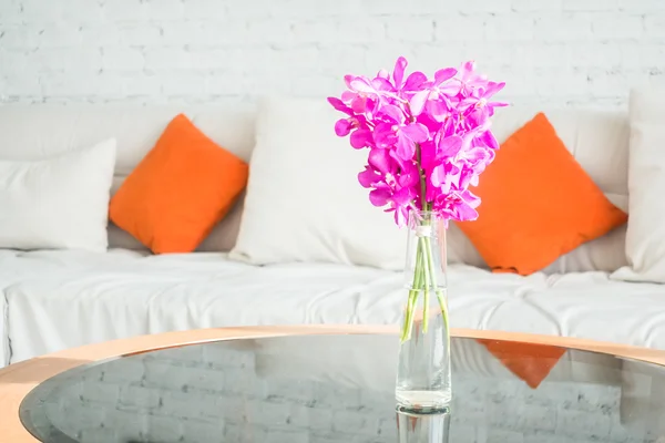 Vase plant on table — Stock Photo, Image