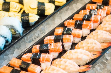 Suşi yemek büfesi 