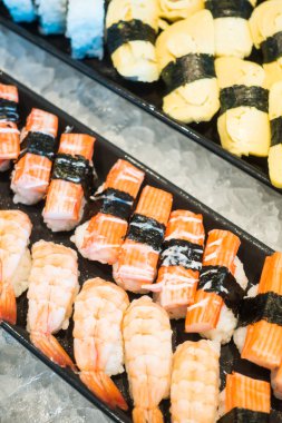 Suşi yemek büfesi 