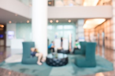 Otel lobisinde bulanıklık