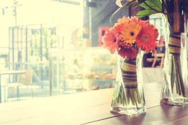 çiçek vazo dekorasyon 