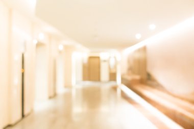 Otel lobisinde bulanıklık