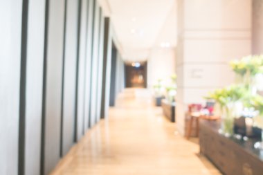 Otel lobisinde bulanıklık